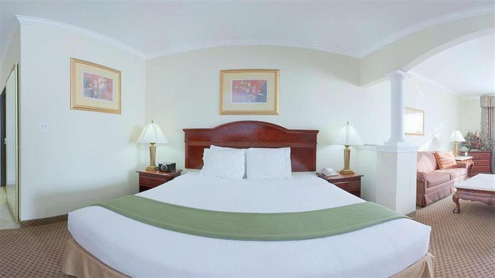 Holiday Inn Express & Suites Houston East By Ihg Экстерьер фото