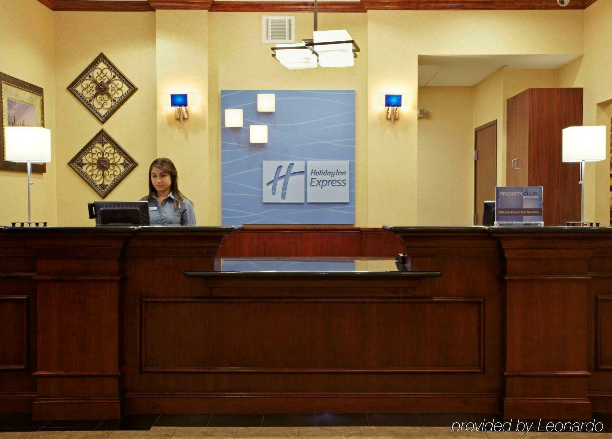 Holiday Inn Express & Suites Houston East By Ihg Интерьер фото